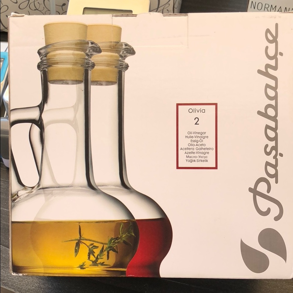 Oil and vinegar glasses 2 piece Brand new!